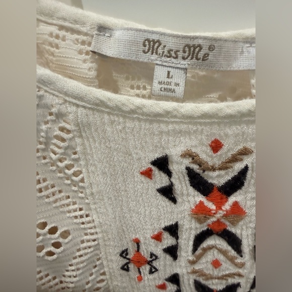 Miss Me Cream Top with Geometric Embroidery - Picture 3 of 3